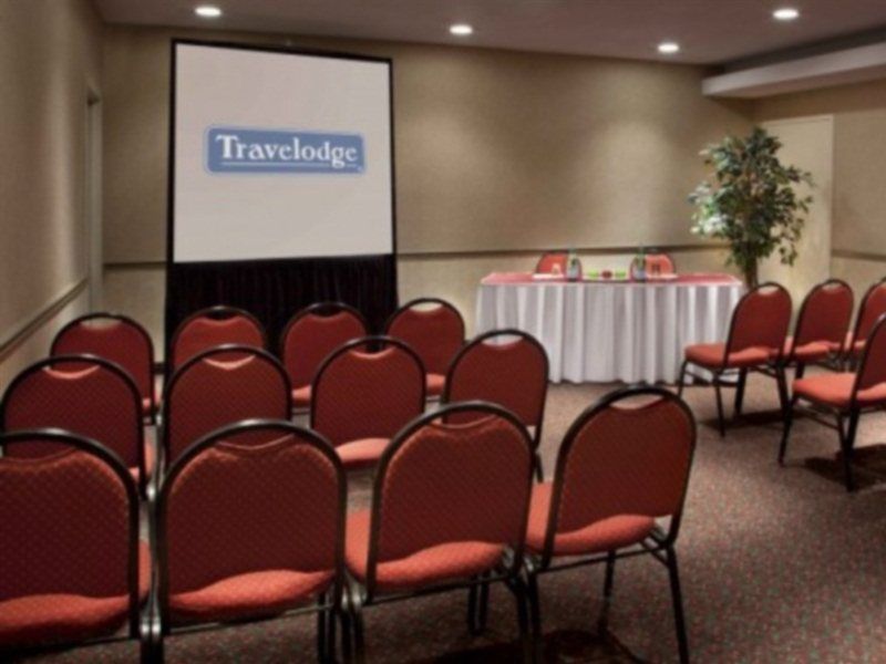 Travelodge By Wyndham Ottawa West Dış mekan fotoğraf